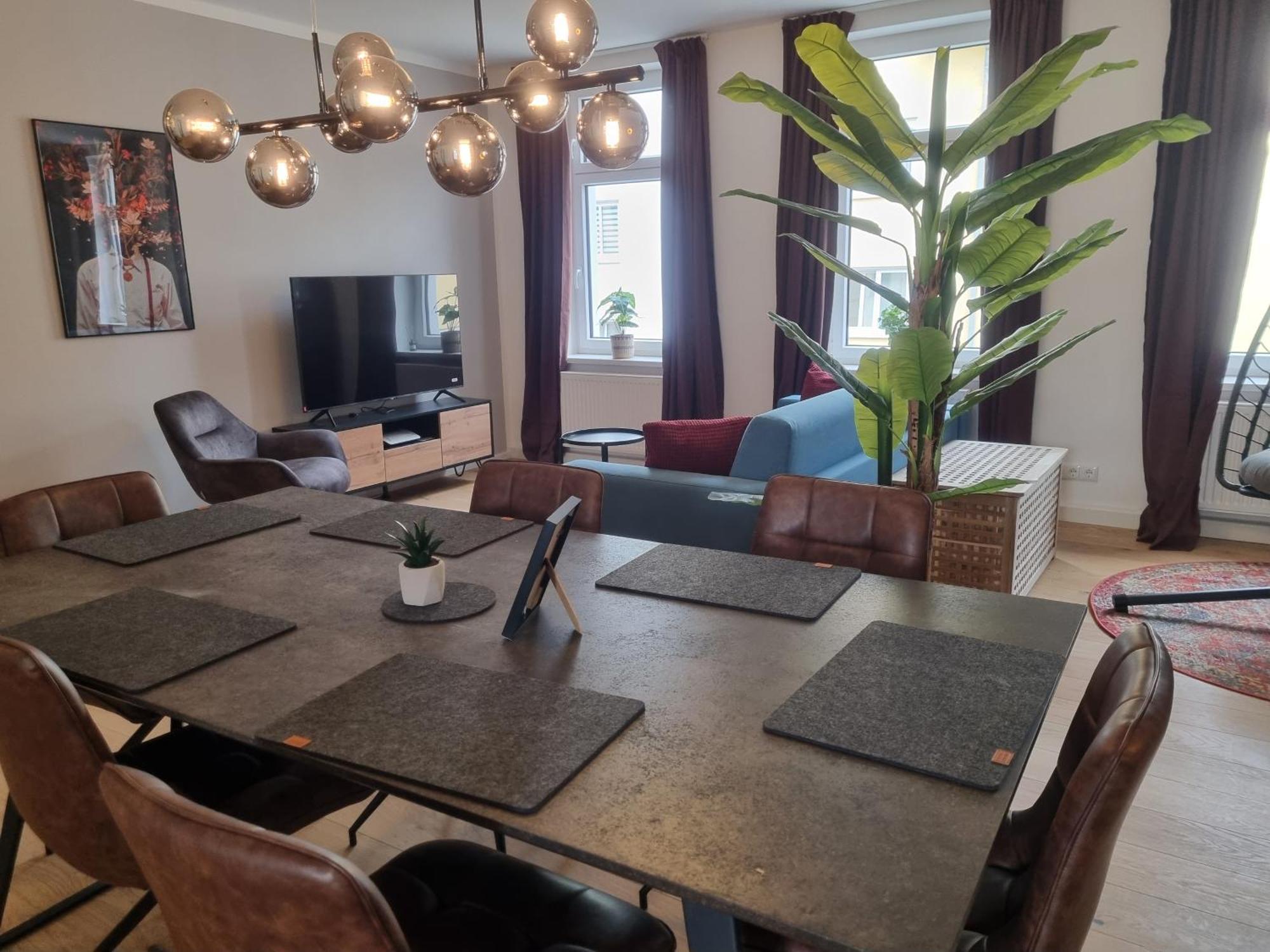 Maremar - Style-Loft Am Ferberturm - 2 Schlafzimmer - Luxus Boxspringbett - Arbeitsplaetze - Highspeed Wlan Gera Bagian luar foto